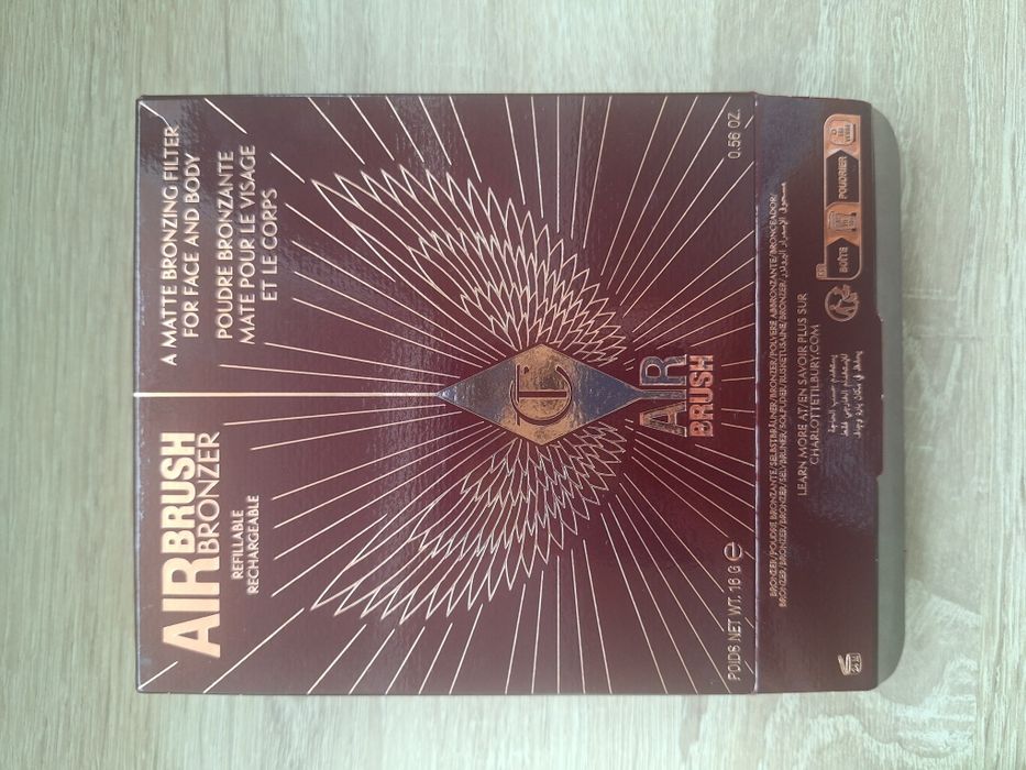 Bronzer prasowany Charlotte Tilbury wykończenie matowe 3 TAN 16g