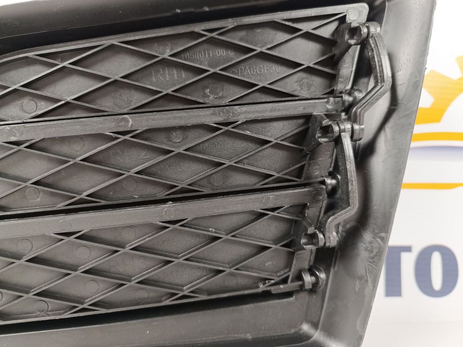 Люверс правий  (без моторчика) Model S 2016-2021  1058007-00-J