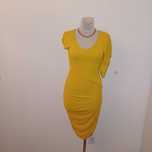 Guess by Marciano sukienka drapowana asymetryczna dla M