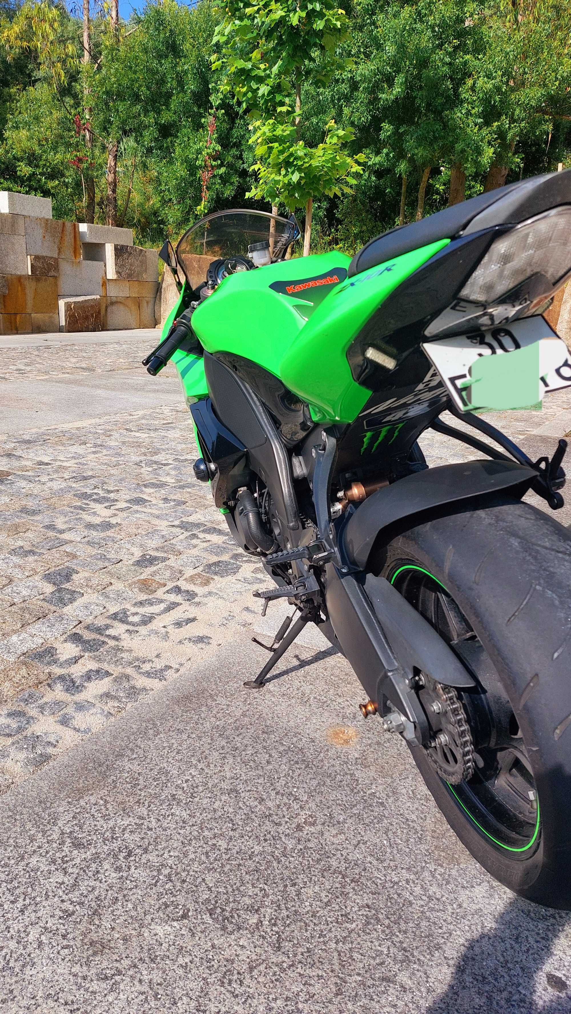 Kawasaki ZX 10r .