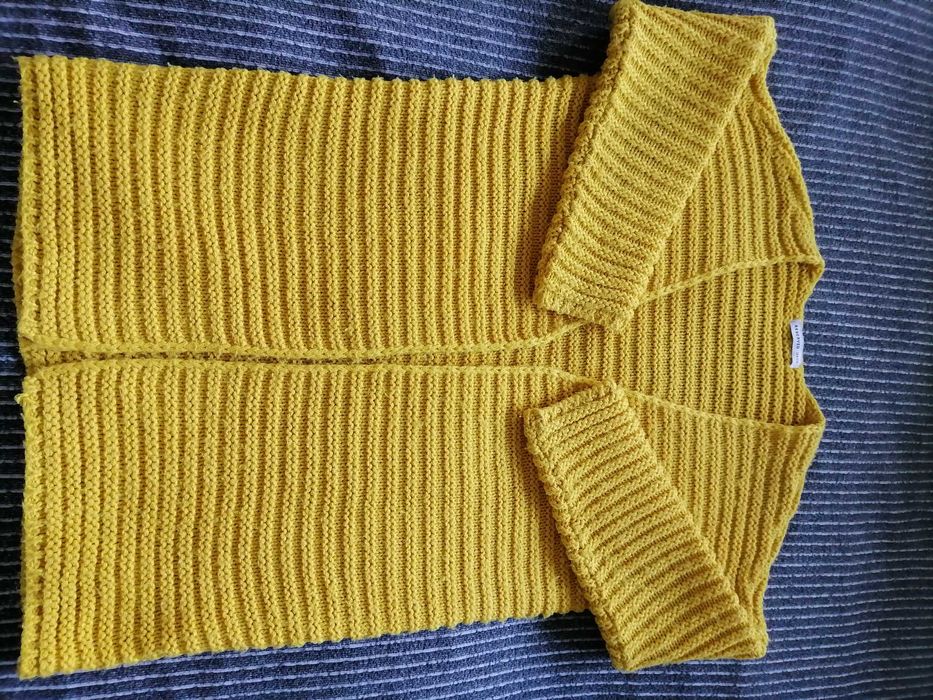 Sweter kardigan dziewczęcy Reserved rozm 134