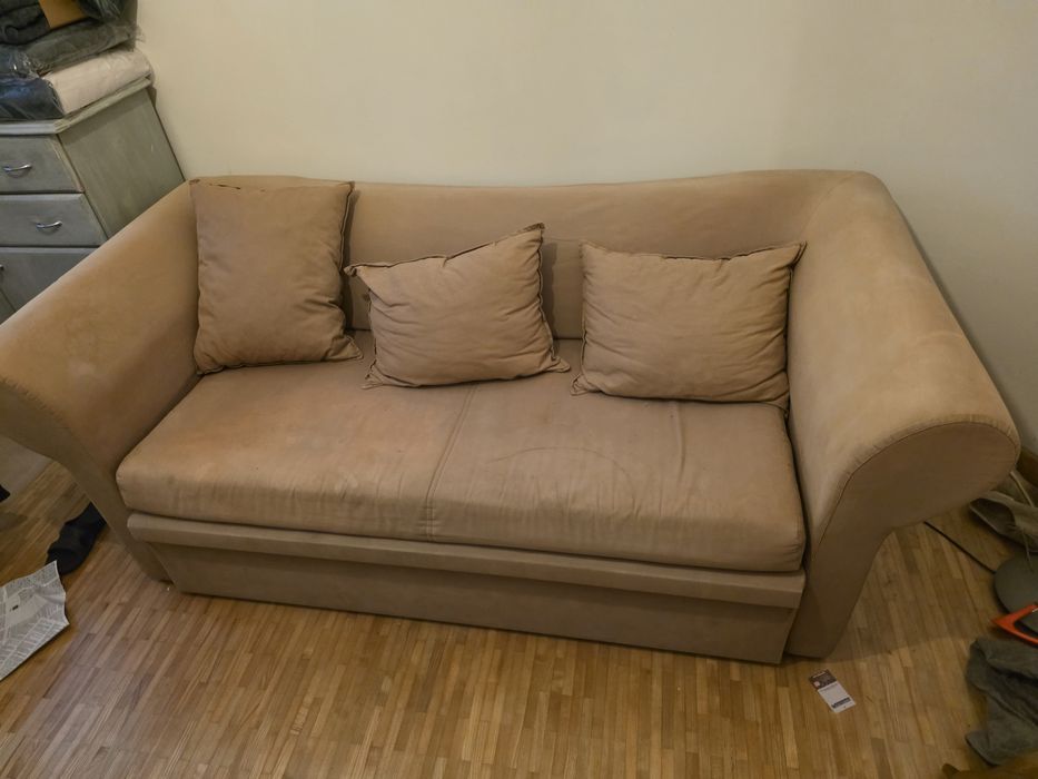 Oddam dwie kanapy rozkładane z funkcją spania