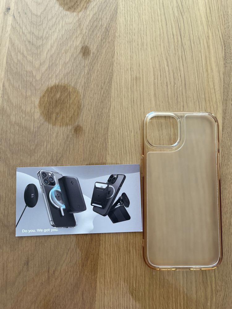 Etui Spigen iphone 13