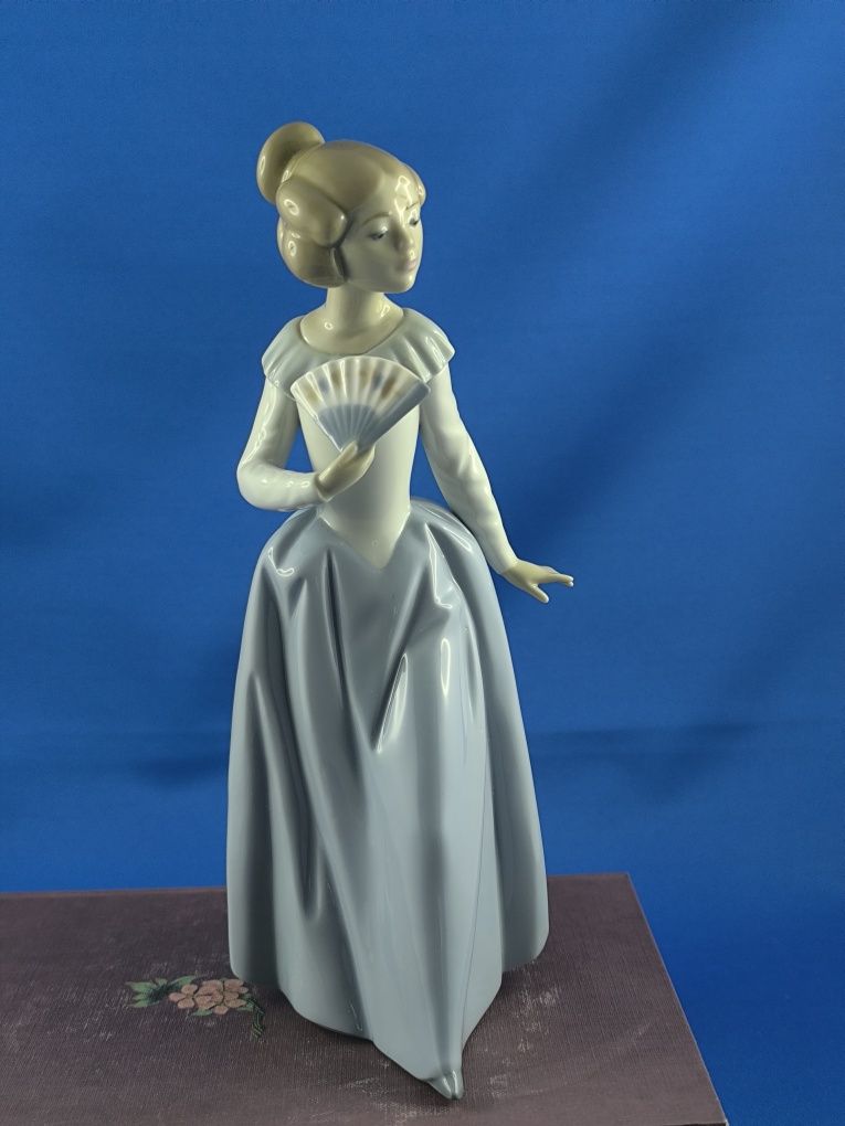 Dziewczyna z wachlarzem Nao by Lladro Hiszpania #porcelana #ozdoba