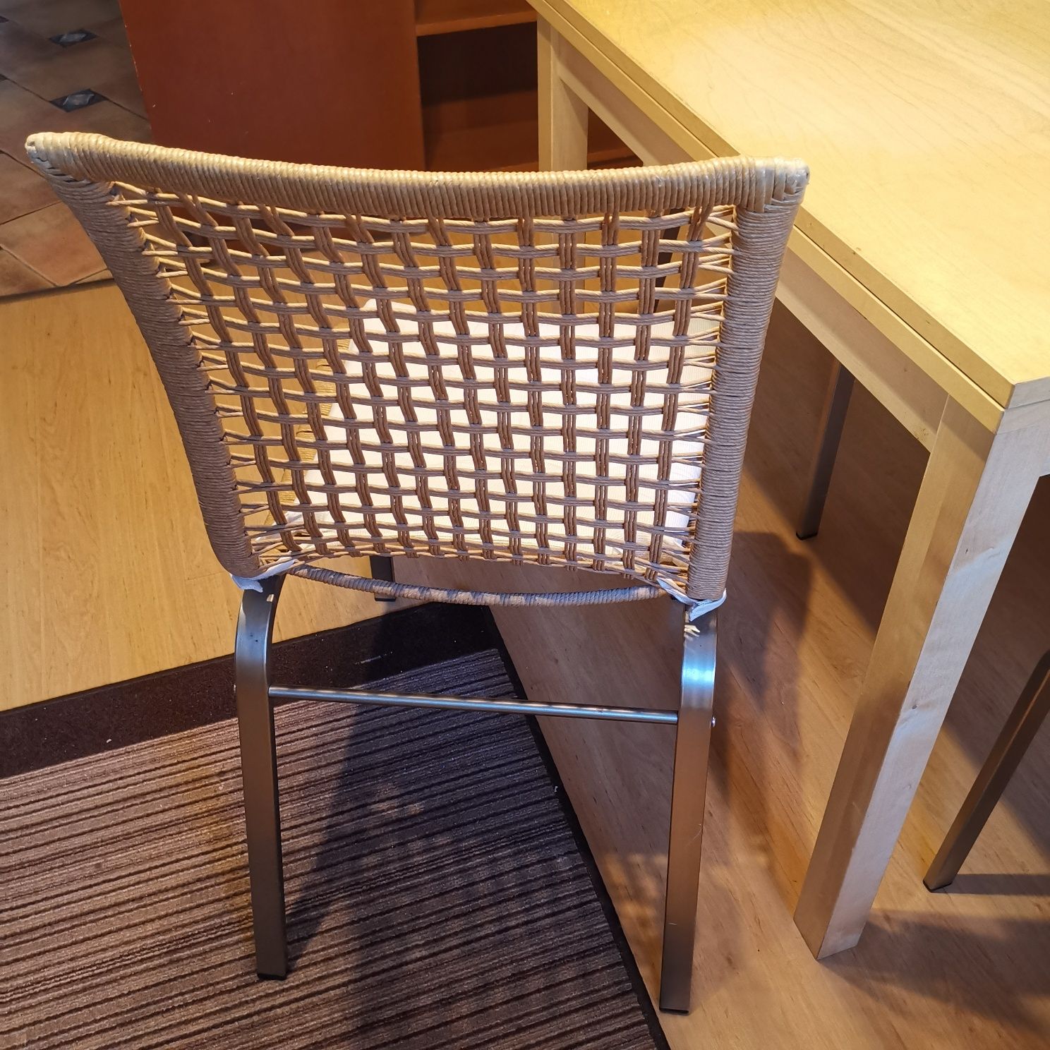 Stół rozkładany i 3 krzesła