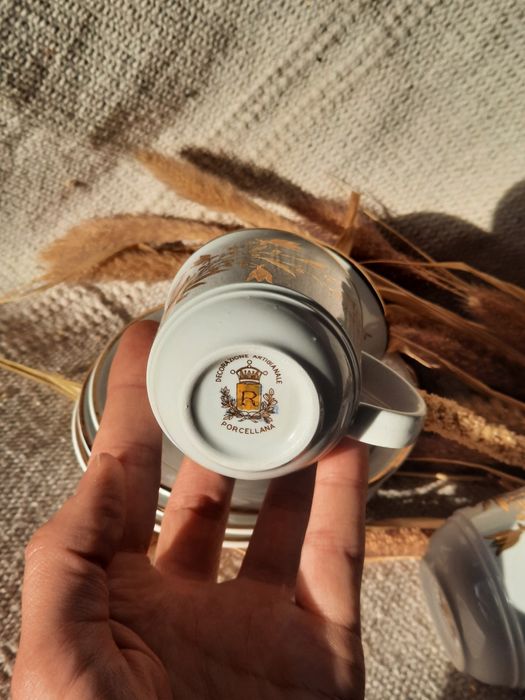 Filiżanki do espresso kawy spodki duety zestaw złote kwiaty porcelana