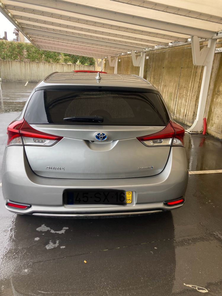 Toyota Auris 1.8 Hybrid ano 2017, Nacional 1 registo