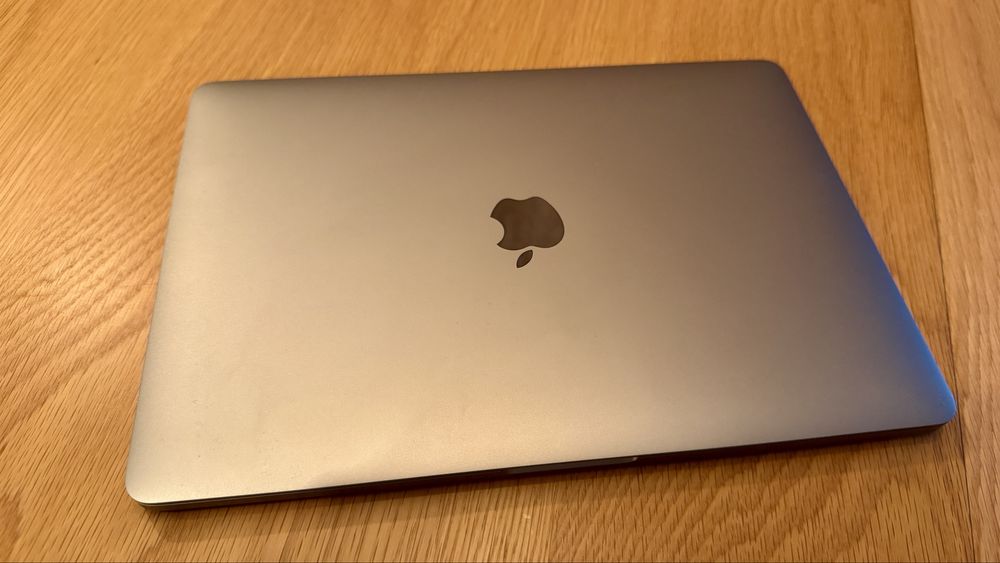 Macbook pro 2018 - impecavel