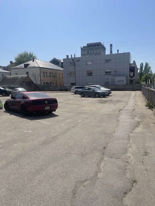 Оренда площадки для спецтехніки, фур, комерційного транспорту