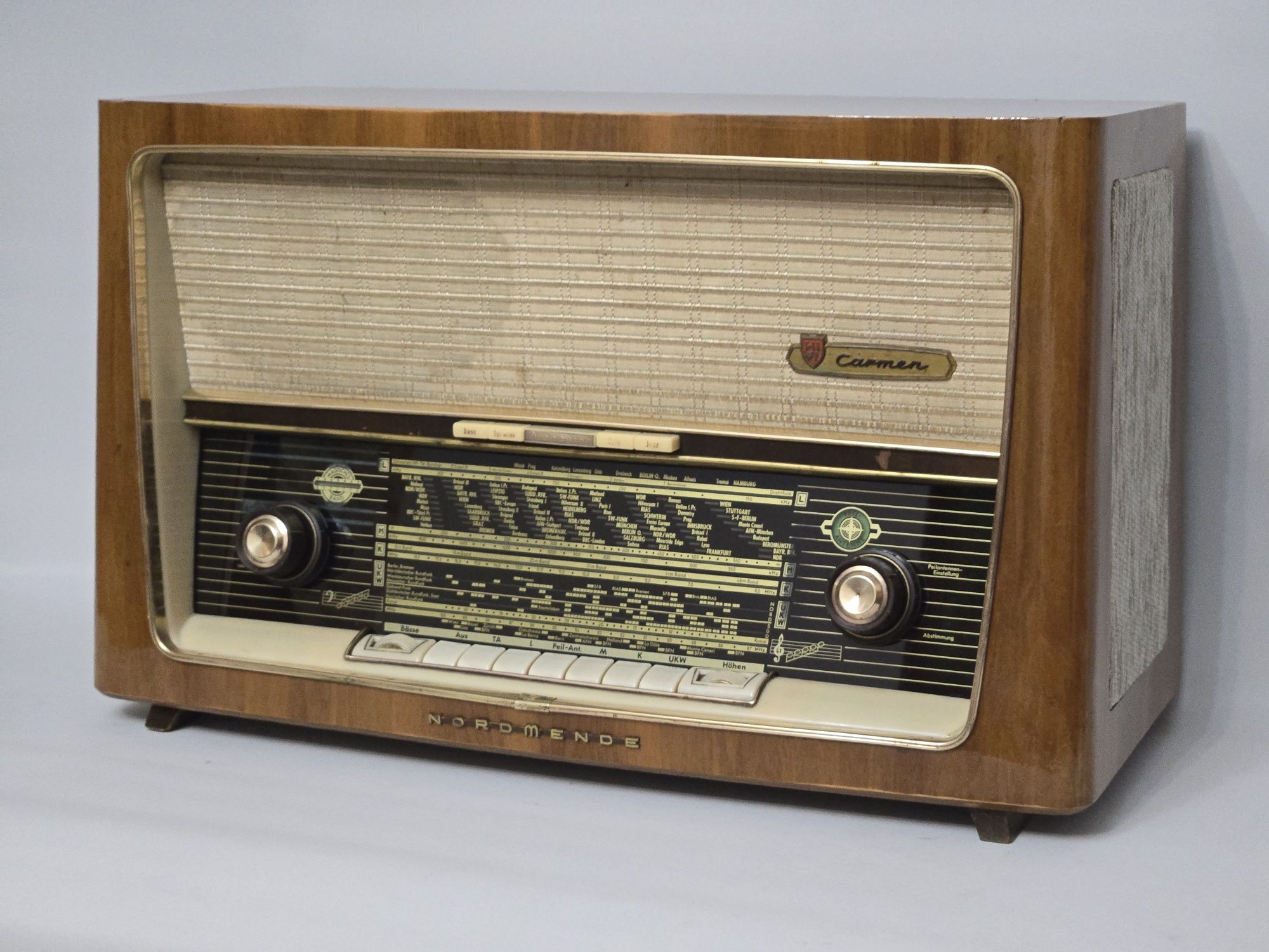 Rádio antigo reparado Nordmende