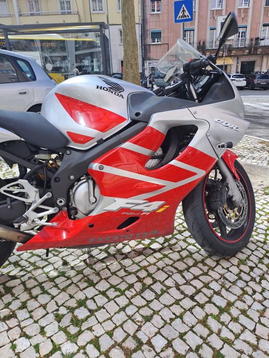Honda CBR 600 F4i 2002 33k kms