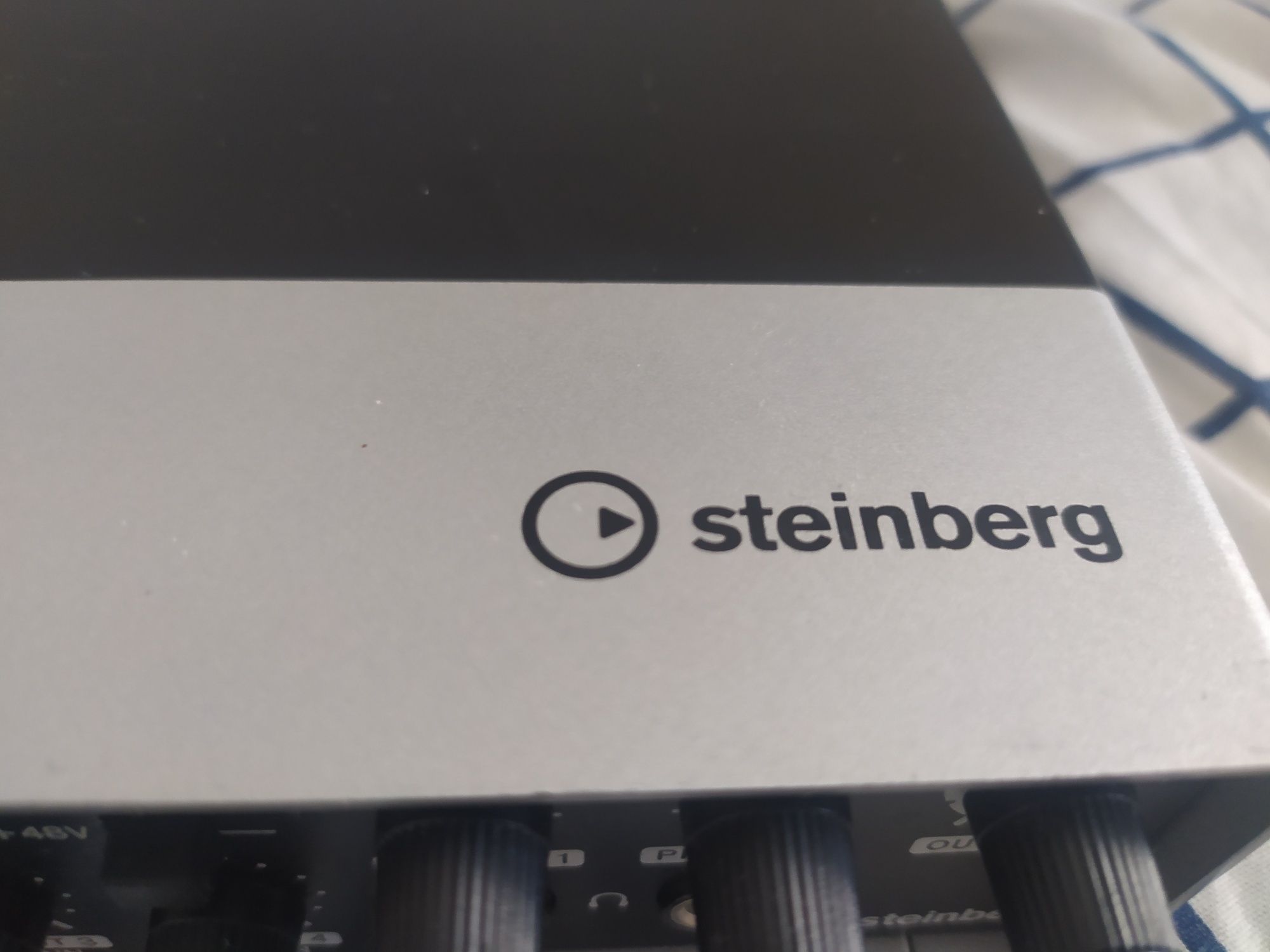 Interfejs audio Steinberg UR 44 - 6 wejść 6x Input - Interface - MIDI