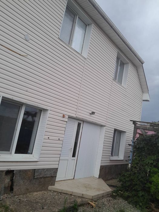 Продам срочно дом 160м²