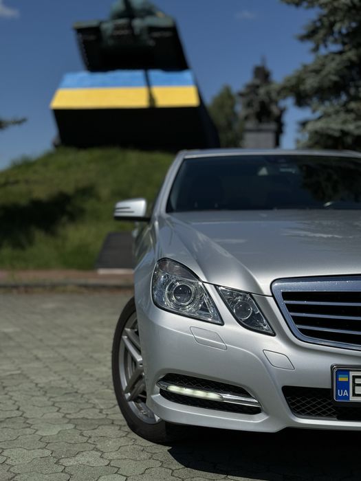 Mercedes Benz w 212 e220