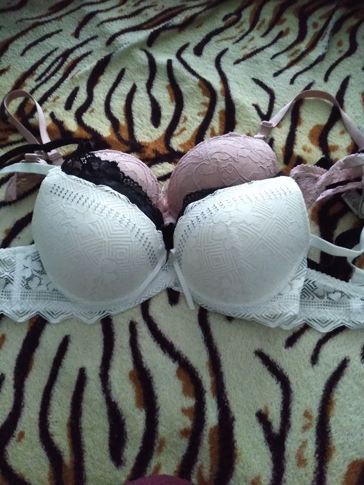 Бюстгальтеры в хорошем состоянии