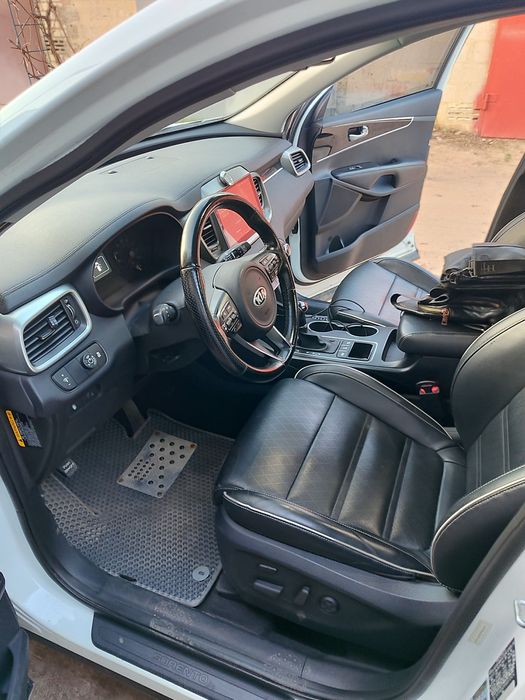 Продам авто Киа Sorento 3.3л