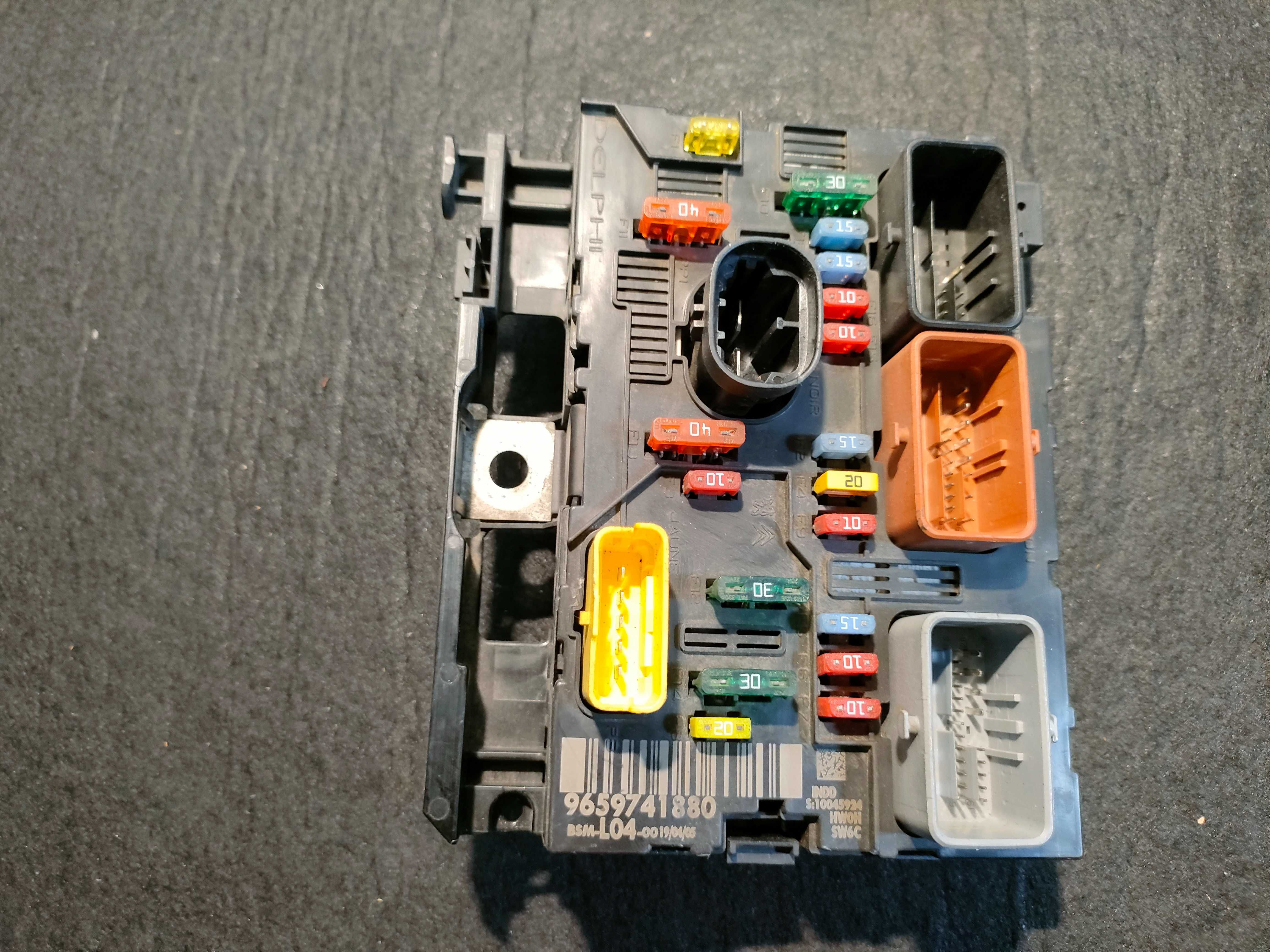 Peugeot Citroen Fiat moduł BSM -L04