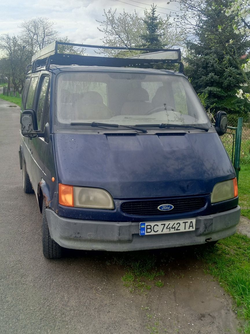 Продаю бус на ходу