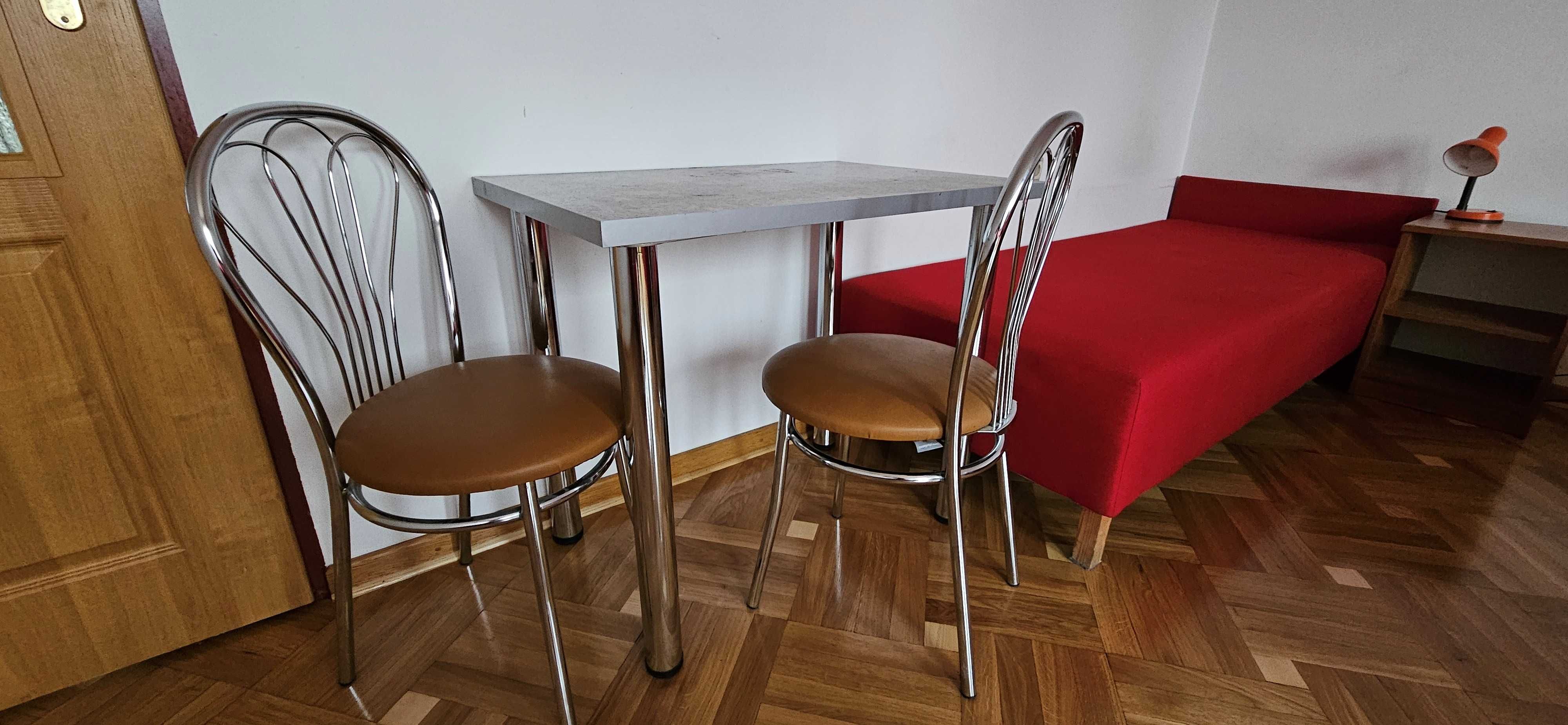 Łóżka, stoliki, krzesła, szafki - sprzedam
