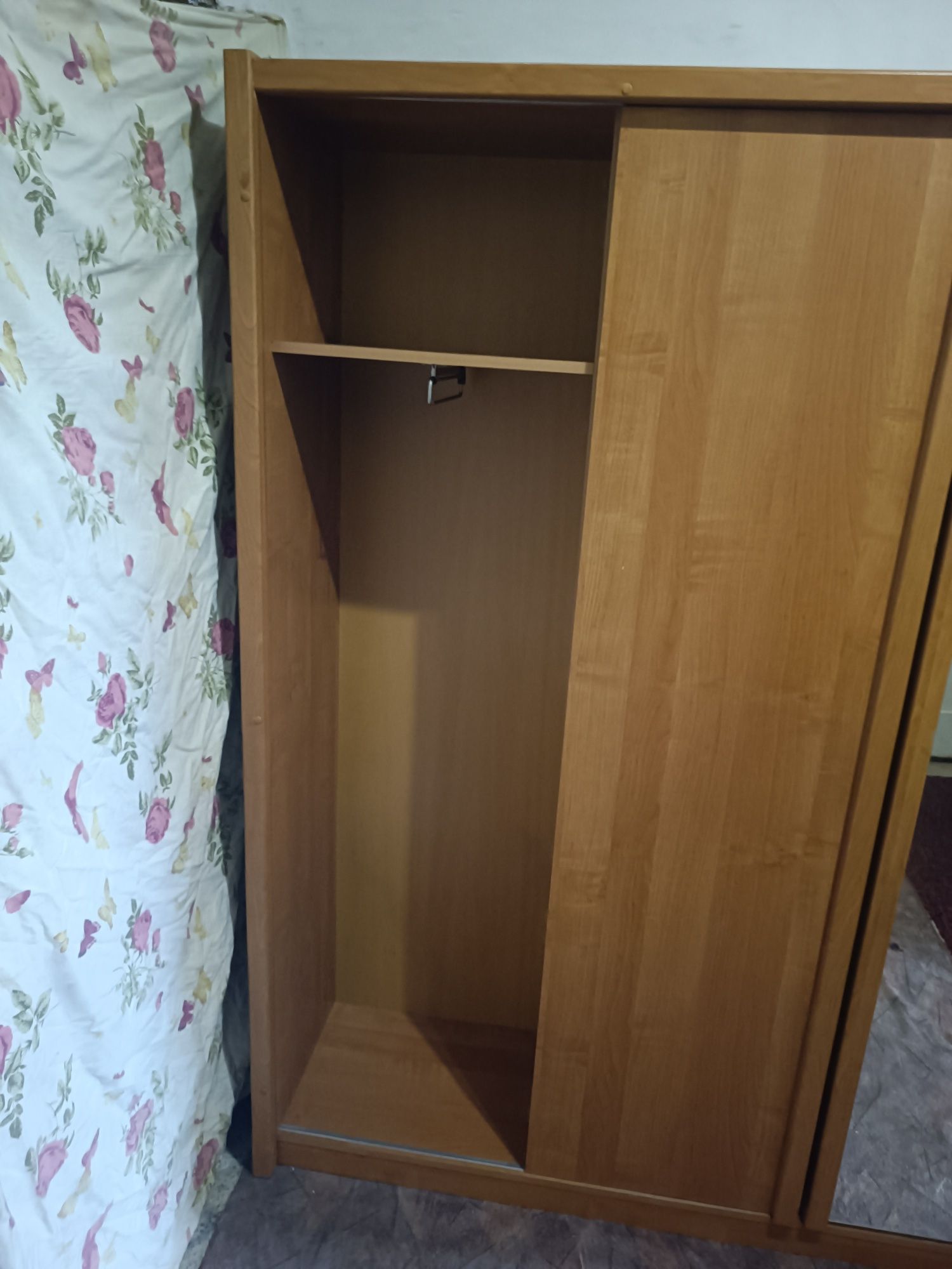 Продається Прихожа , гардероб