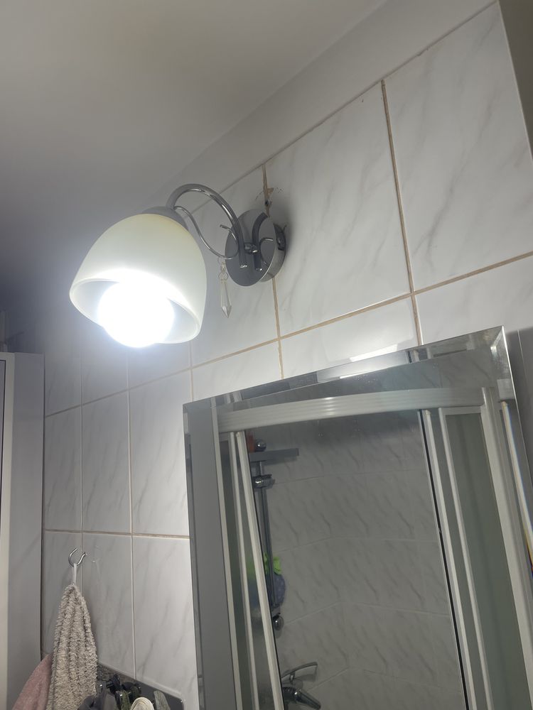 Kinkiet łazienkowy z kryształkiem srebrny
