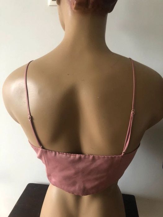 Peças de lingerie variadas desde...