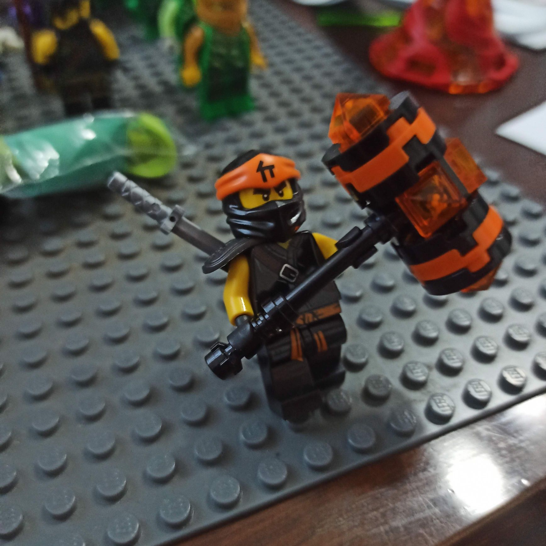 Lego figurka ninjago Cole njo532 + akcesoria