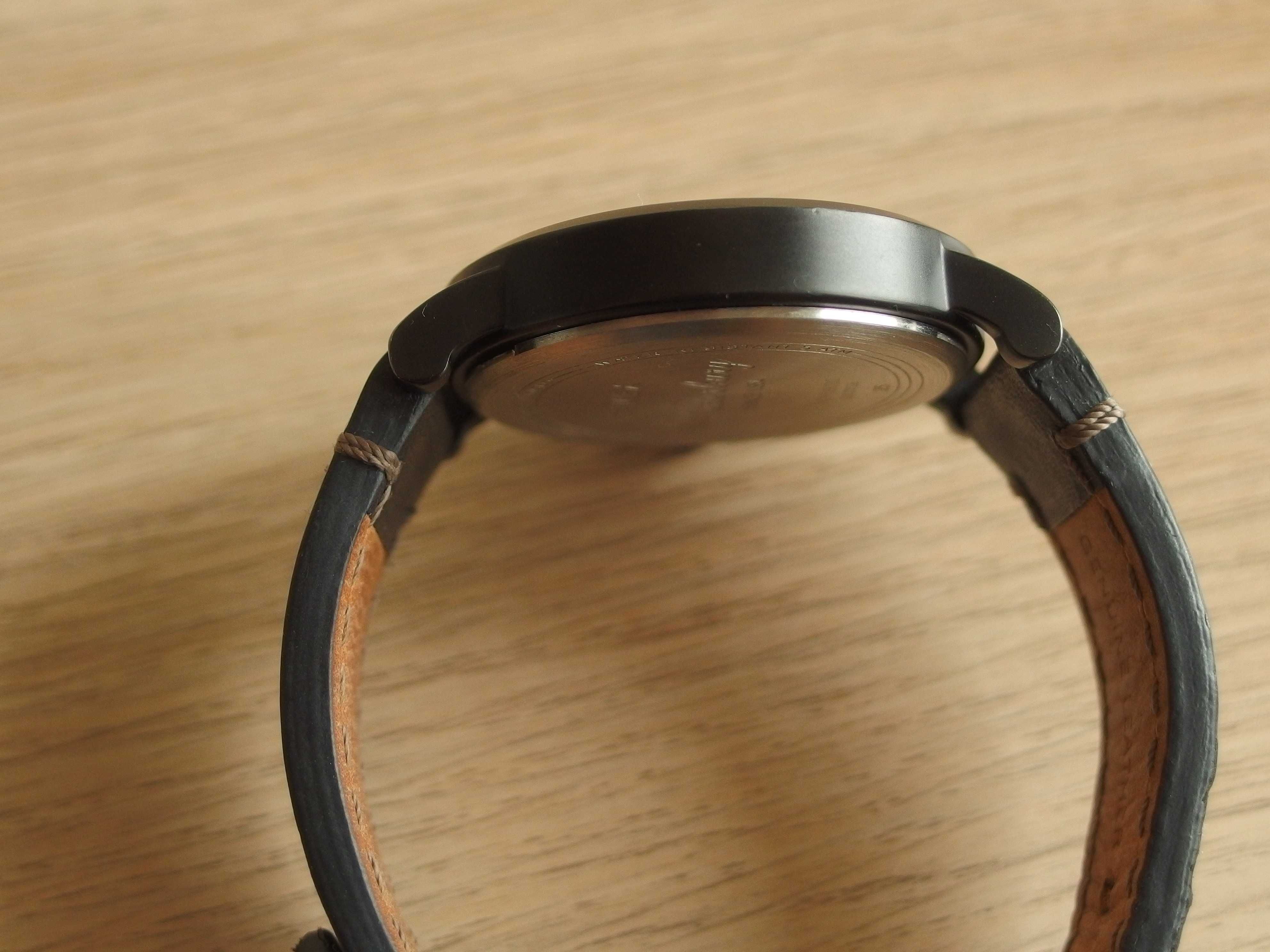 40mm czarny zegarek męski TIMEX Waterbury TW2P59000 na skórzanym pasku
