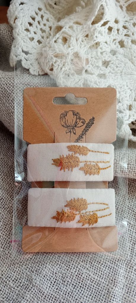 Haftowana biżuteria - spinki do włosów handmade