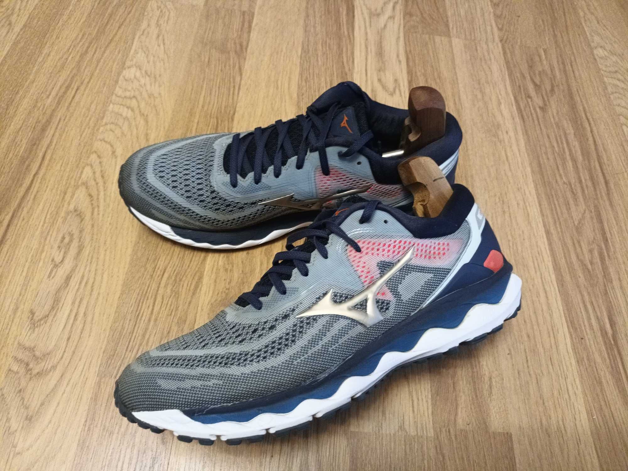 Кроссовки Mizuno wave sky 04
