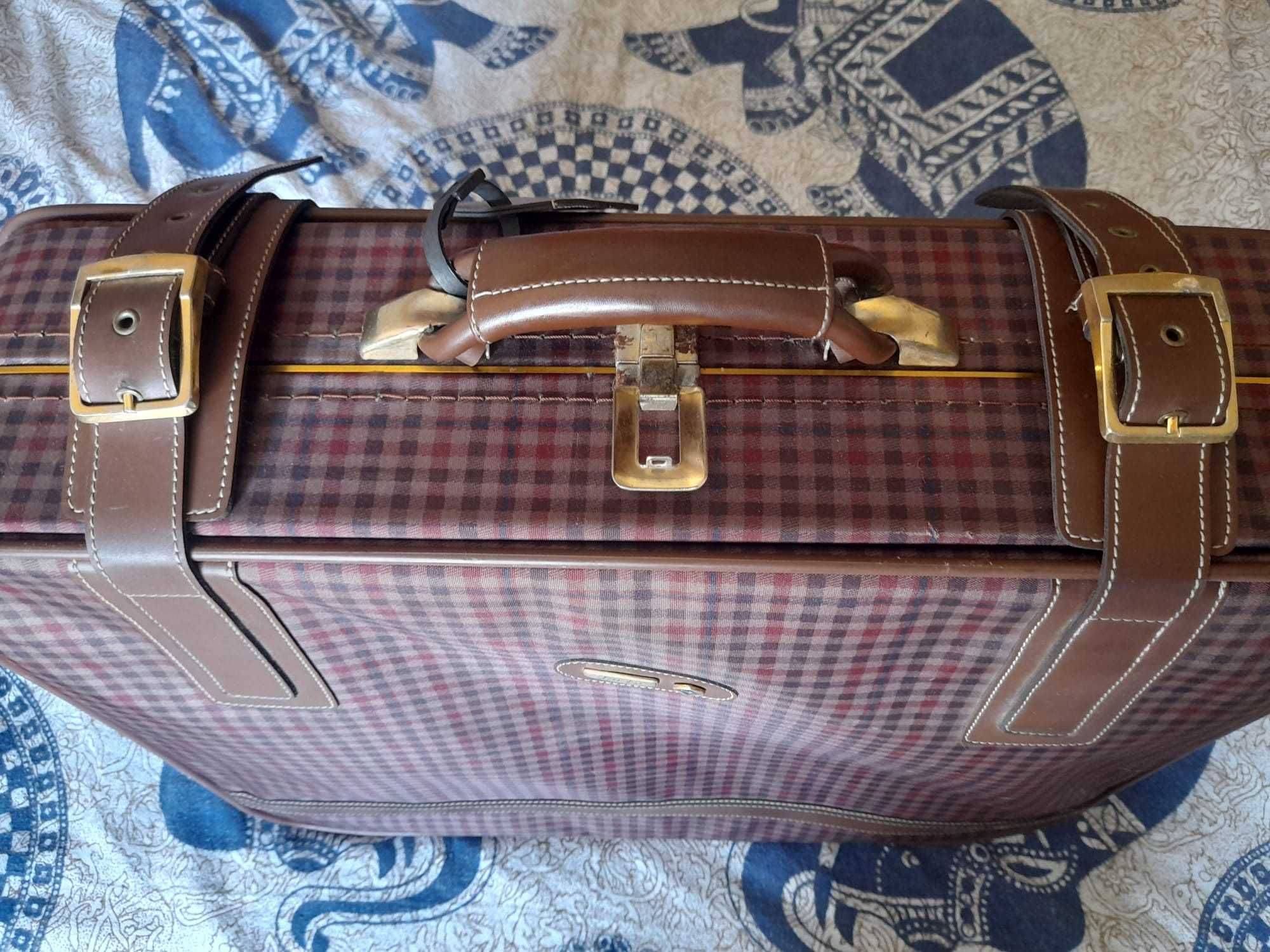 Mala de viagem antiga