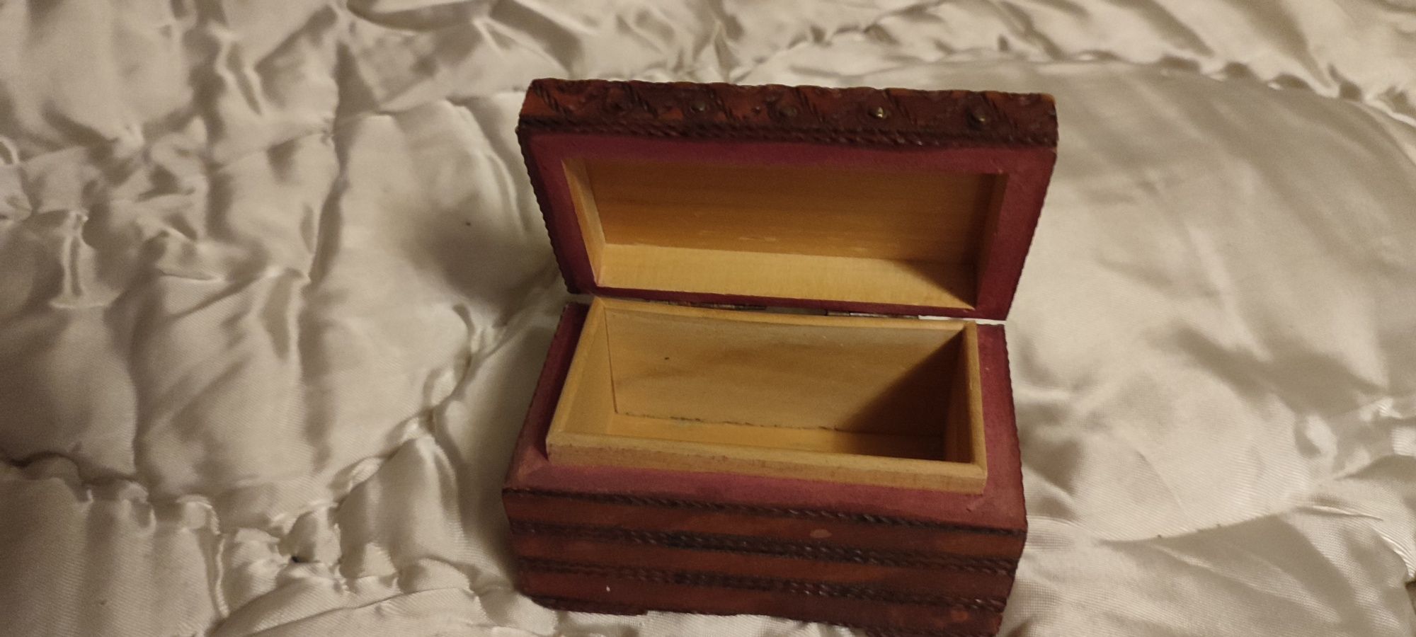 Stara szkatułka drewniana