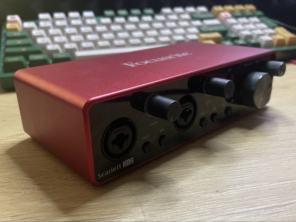 Аудіоінтерфейс Focusrite Scarlett 2i2 3-gen 2-in/2-out Audio Interface