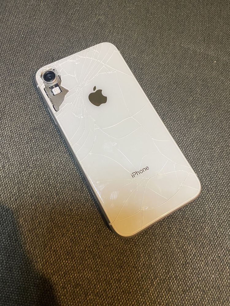 iPhone XR icloud акб 87%