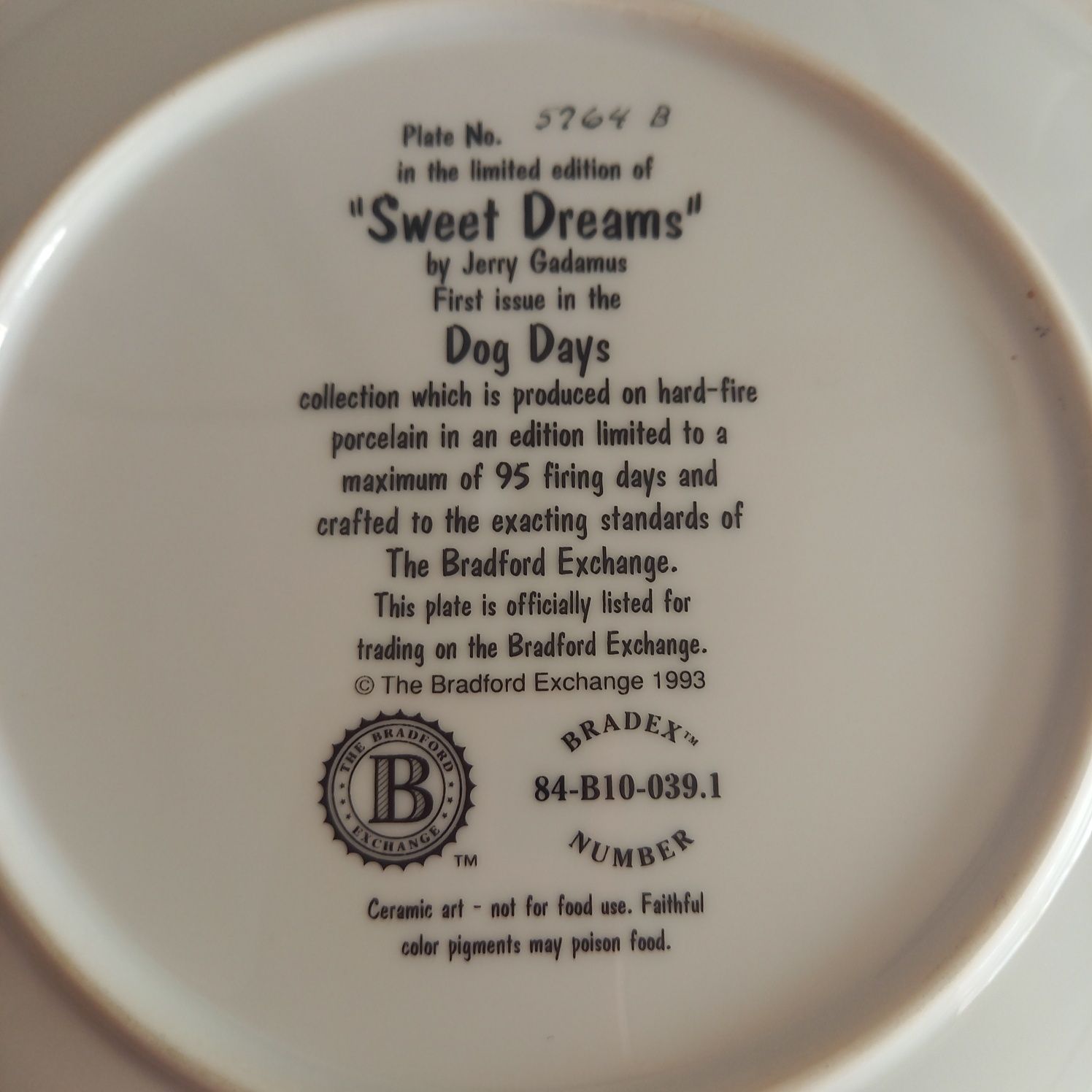 Piękny talerz 1993 r. Bradex Sweet dreams by Jerry Gadamus psy labrado