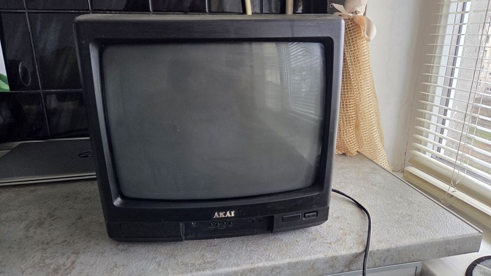 Проадм телевізор Akai