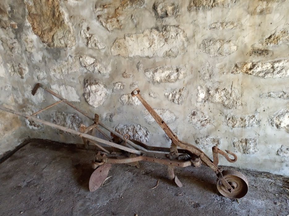 Arado de Ferro Antigo