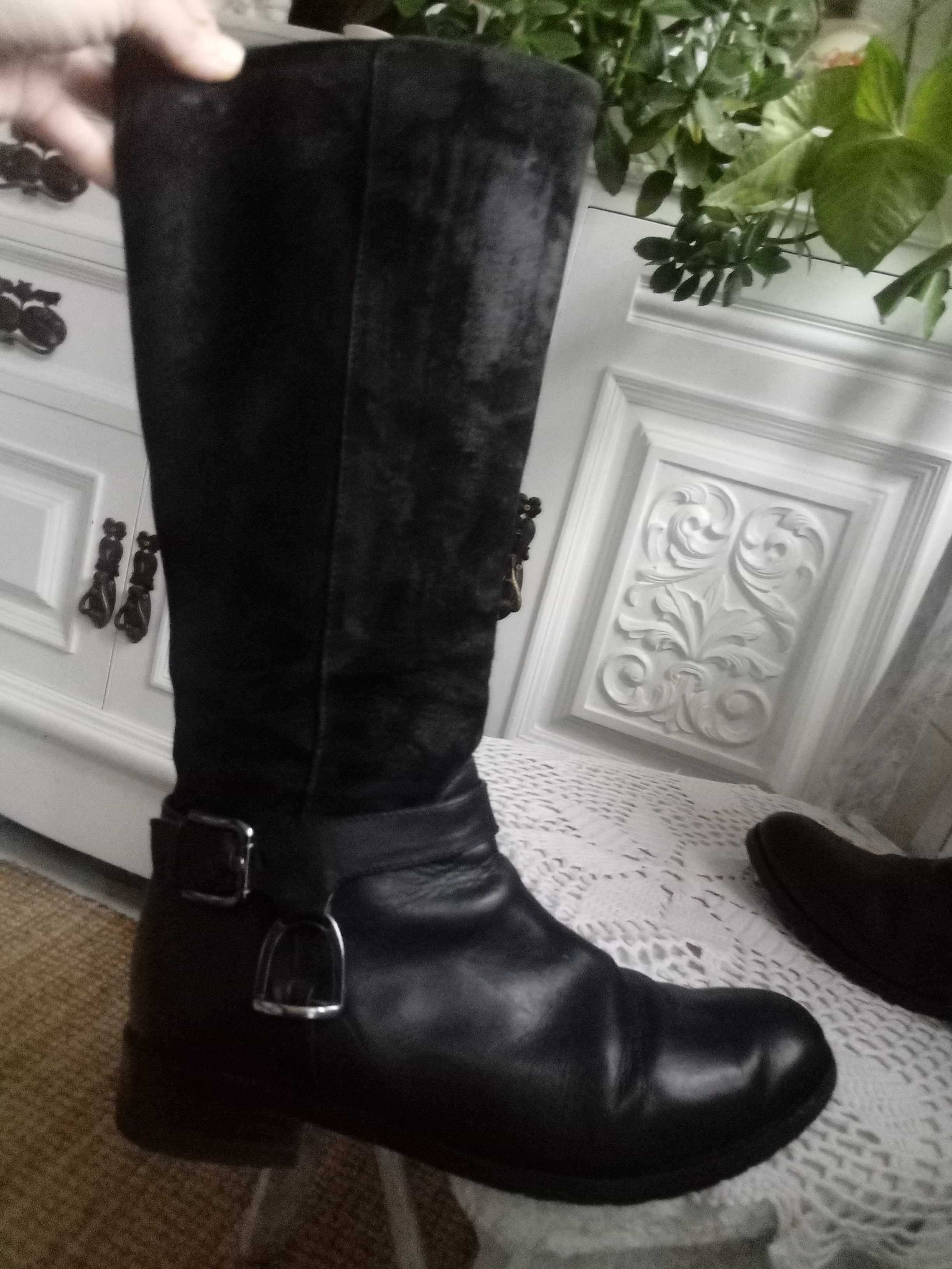 Skórzane buty zimowe damskie kozaki 37 czarne ocieplane zamszowe