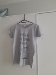 Szara bluzka T-shirt z nadrukiem  36/38