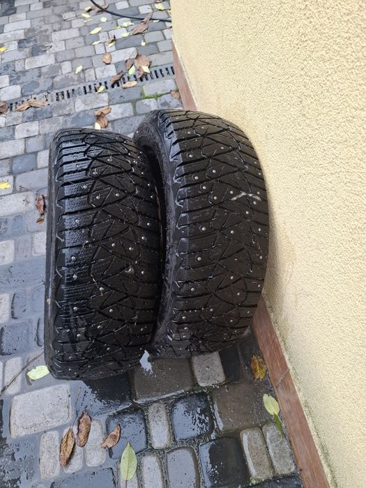 Зимня шипована  резина Goodyear 205 55 16