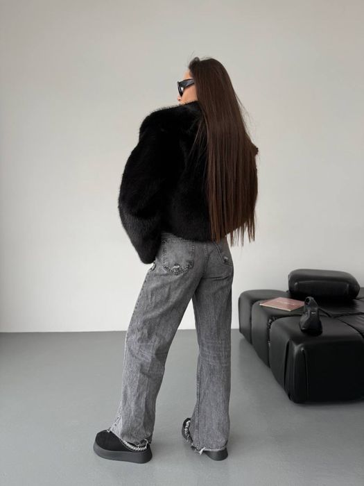 Укорочена шуба з хутра-тренд цього сезона