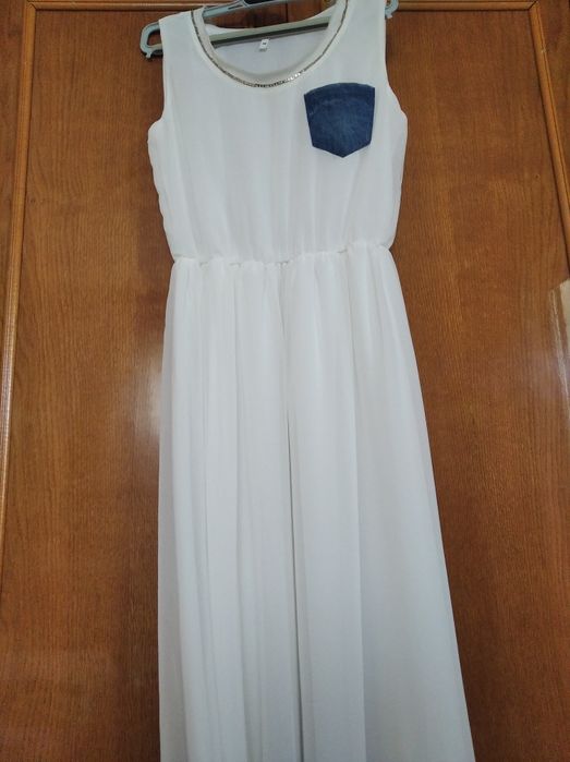 Продам  нарядное платье для милой,нежной,девочки.