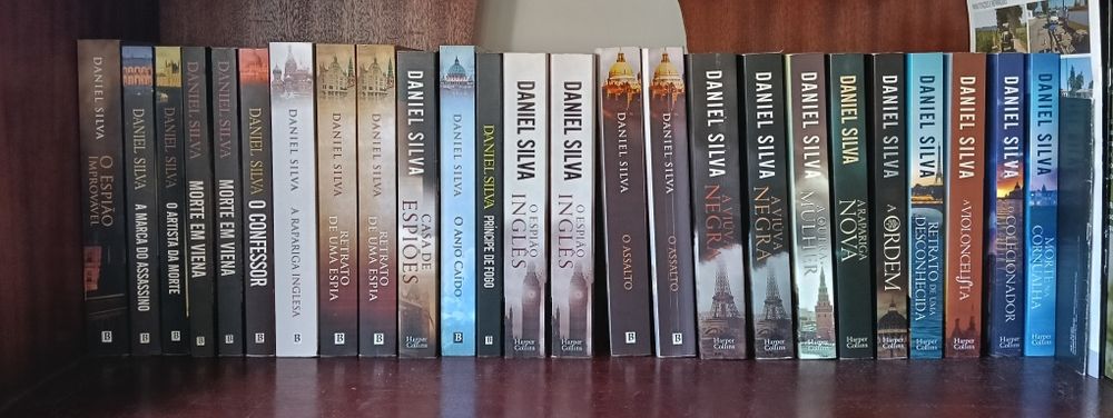 31 Livros de Daniel Silva e José Rodrigues dos Santos tamanho grande