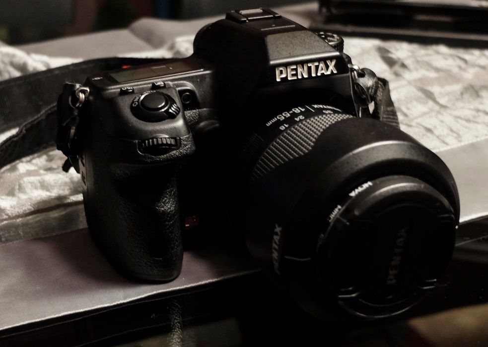 Pentax K7 + Lente Pentax 18-55 e Tamron 28-300 + 2 baterias e Mochila