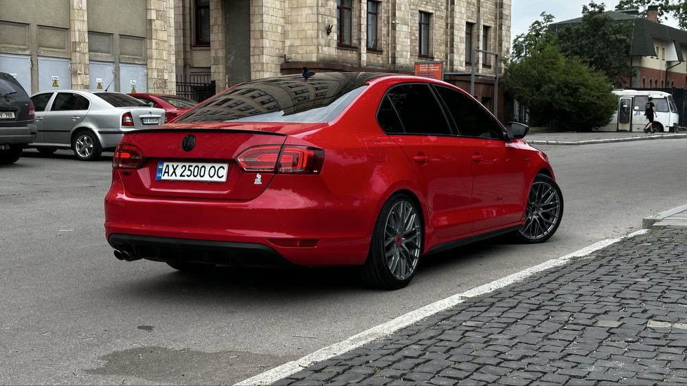 Volkswagen Jetta GLI 2.0 TSI DSG 250 2013