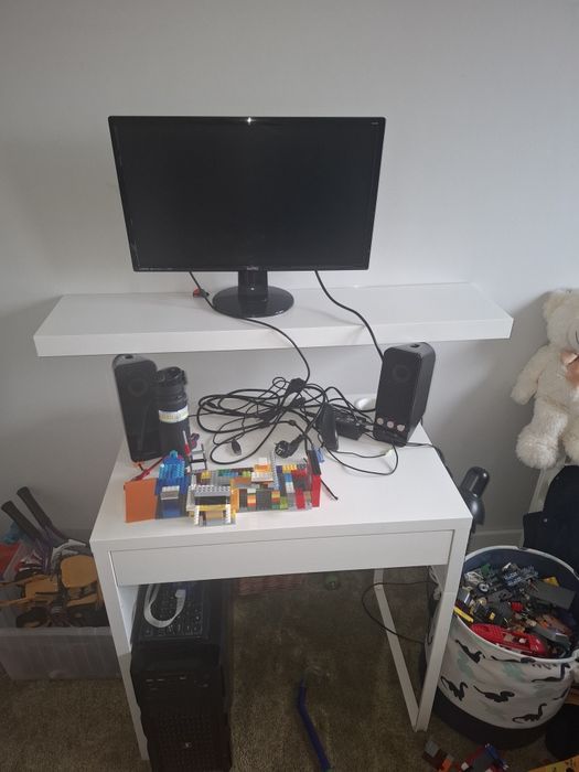 Biurko ikea micke z półką