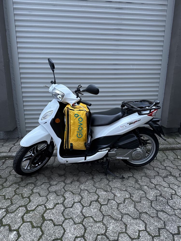 Skuter skutery wynajem na dostawy 125cc kat. B Uber Eats Bolt Wolt