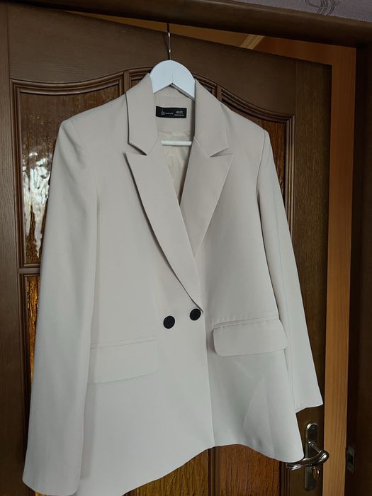 Жіночий бежевий піджак оверсайз XS