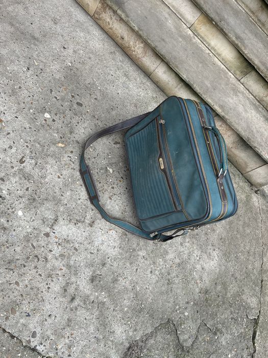 Продам чемодани на колесах