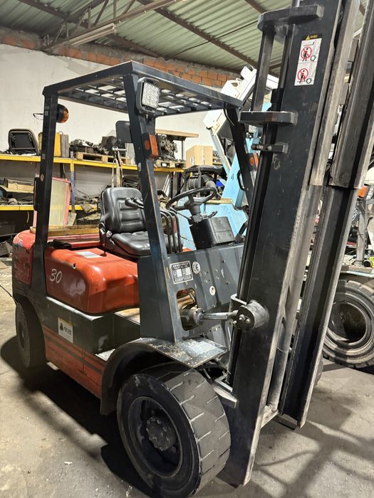 Empilhador manitou de 3000 kgrs diesel triilex